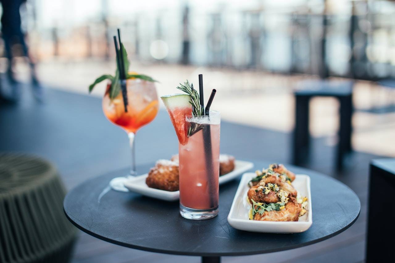 London Luxurious outdoor dining restaurants - London Airport Transfers