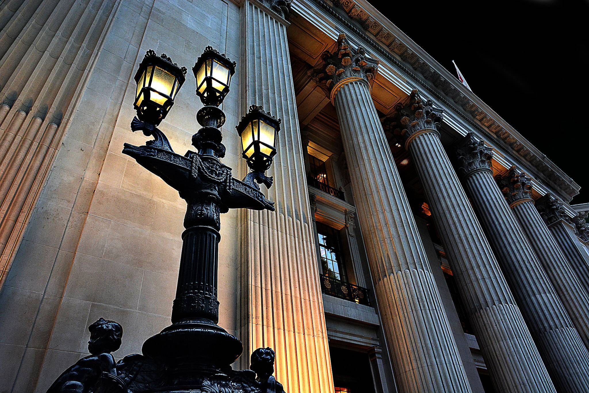 Four Seasons Hotel London at Ten Trinity Square Reopens Its Doors - London Airport Transfers