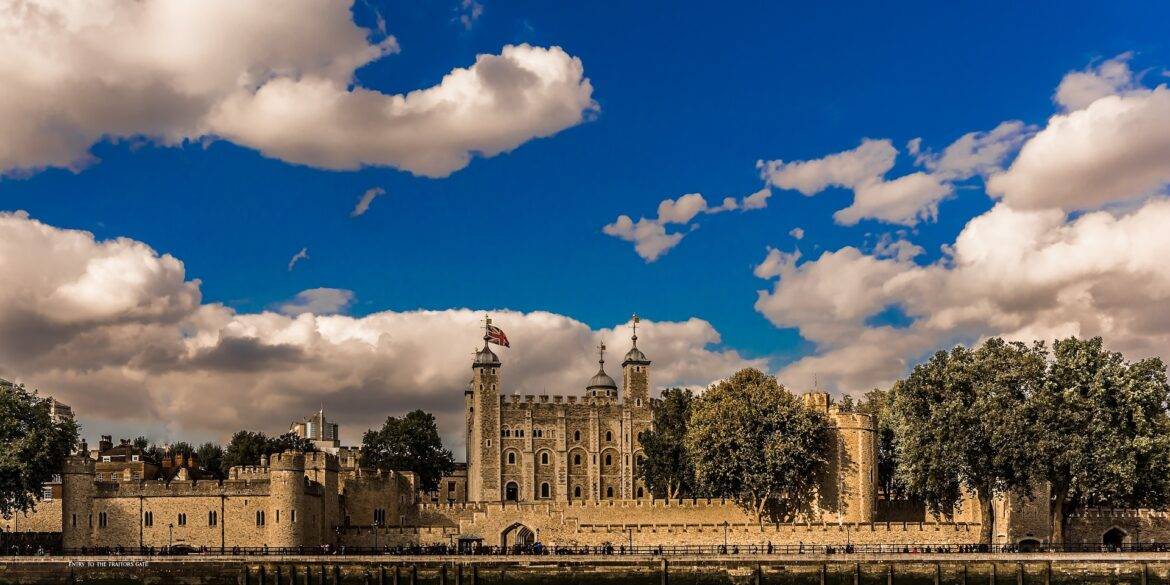 20 million flowers for Queen's Platinum Jubilee - London Airport Transfers